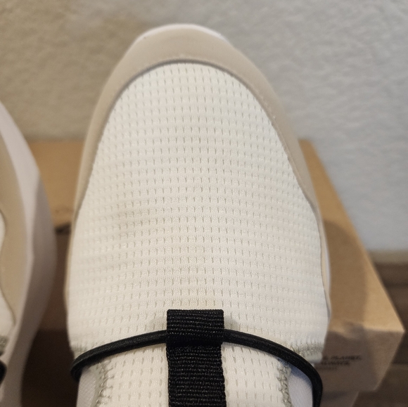 Clarks Cloudsteppers Ezera Skip Slip-On Sneaker - Women's 8.5 - Picture 4 of 11